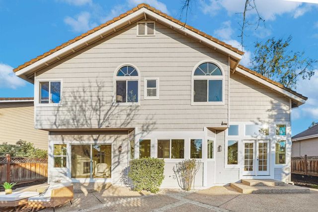 2058 Palmer Dr, Pleasanton, CA 94588