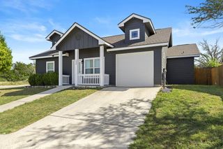 100 Jasper Ln, Kerrville, TX 78028