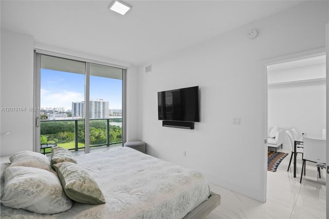 16385 Biscayne Blvd 1402, North Miami Beach, FL 33160