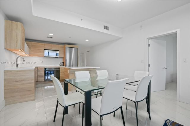 16385 Biscayne Blvd 1402, North Miami Beach, FL 33160