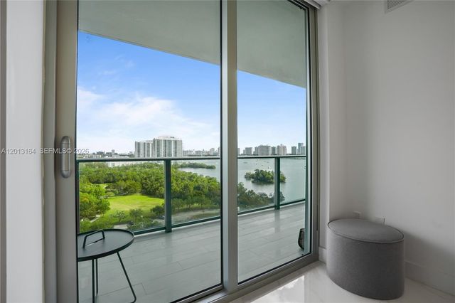16385 Biscayne Blvd 1402, North Miami Beach, FL 33160