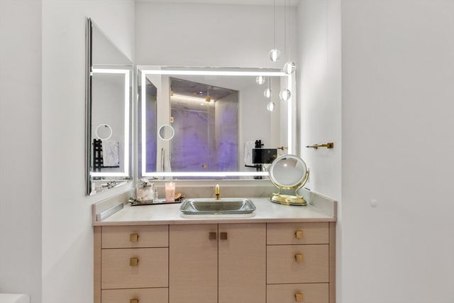 285 Columbus Ave PH805, Boston, MA 02116