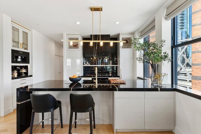 285 Columbus Ave PH805, Boston, MA 02116