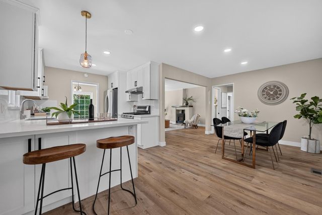 301 Camille Court, Mountain View, CA 94040
