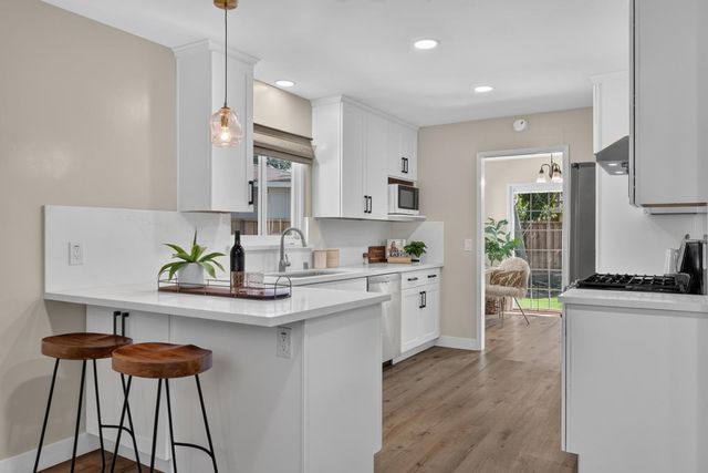 301 Camille Court, Mountain View, CA 94040