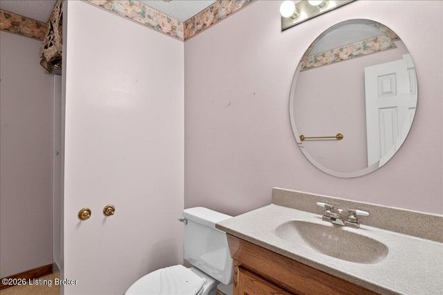 881 Deerwood Dr, Coxs Creek, KY 40013