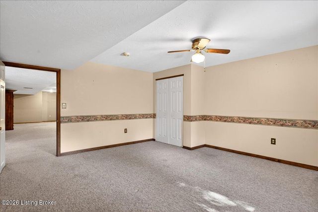 881 Deerwood Dr, Coxs Creek, KY 40013