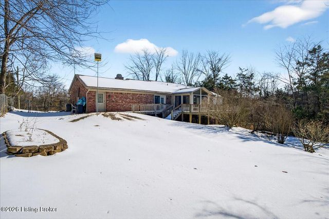 881 Deerwood Dr, Coxs Creek, KY 40013