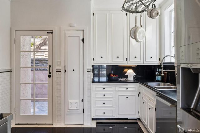 15 Cresta Vista Drive, San Francisco, CA 94127