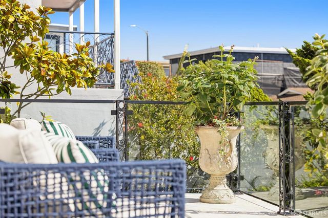 15 Cresta Vista Drive, San Francisco, CA 94127