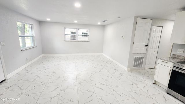 128 Kingston Avenue, Daytona Beach, FL 32114