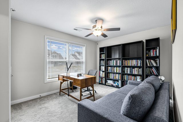 5615 SANDROCK DR, Columbia, MO 65202