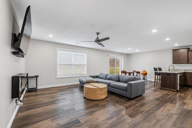 5615 SANDROCK DR, Columbia, MO 65202