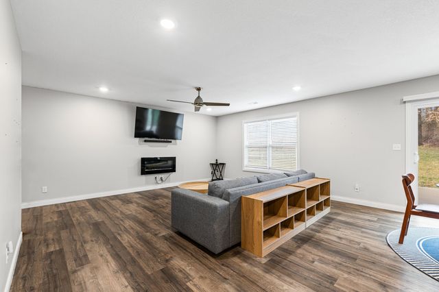 5615 SANDROCK DR, Columbia, MO 65202