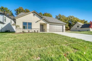 5615 SANDROCK DR, Columbia, MO 65202