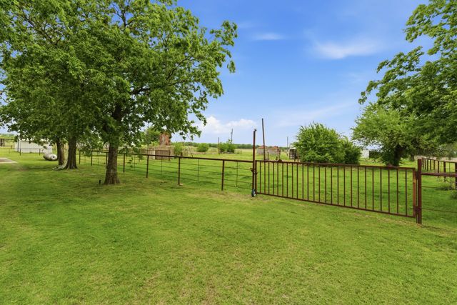 2199 Illinois Street, New Fairview, TX 76078