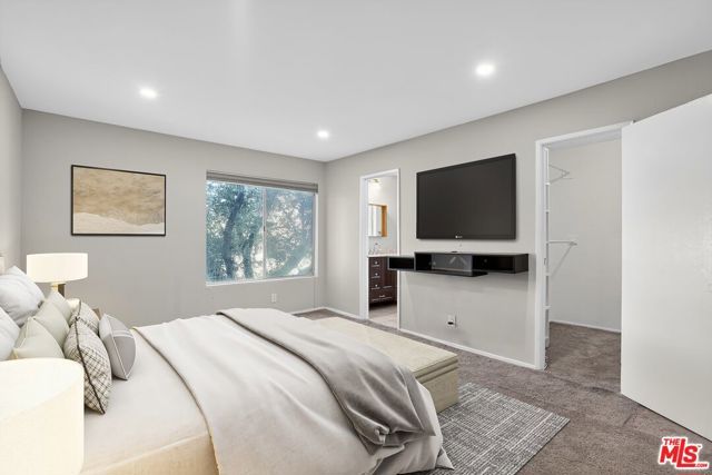 12940 Riverside Drive 101, Sherman Oaks, CA 91423