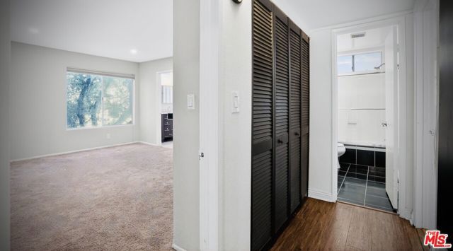 12940 Riverside Drive 101, Sherman Oaks, CA 91423