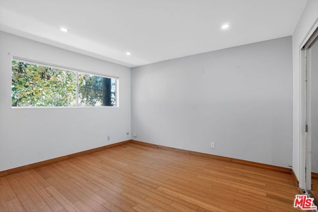 12940 Riverside Drive 101, Sherman Oaks, CA 91423