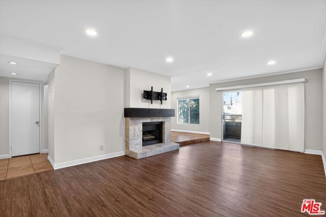 12940 Riverside Drive 101, Sherman Oaks, CA 91423
