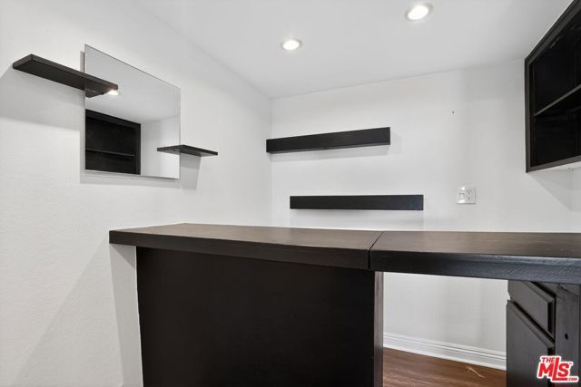 12940 Riverside Drive 101, Sherman Oaks, CA 91423