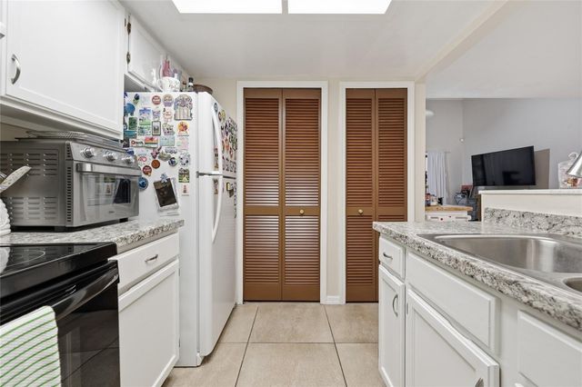 920 SW 55TH TERRACE, Gainesville, FL 32607