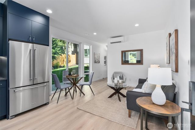 10752 Interlake Avenue N, Seattle, WA 98133