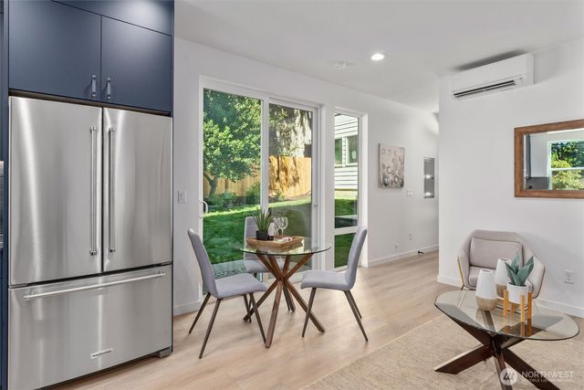 10752 Interlake Avenue N, Seattle, WA 98133