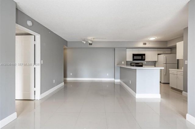 2600 S University Dr 124, Davie, FL 33328