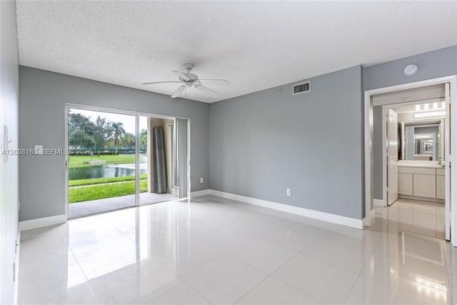 2600 S University Dr 124, Davie, FL 33328