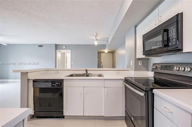 2600 S University Dr 124, Davie, FL 33328