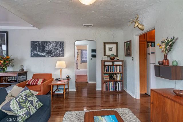 723 Isabel, Los Angeles, CA 90065