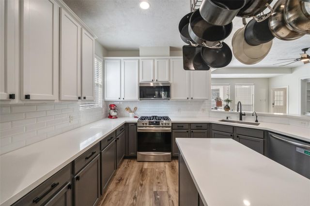 154 Hansom Trail Street, The Woodlands, TX 77382