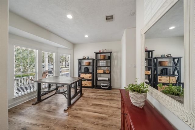 154 Hansom Trail Street, The Woodlands, TX 77382