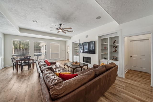 154 Hansom Trail Street, The Woodlands, TX 77382