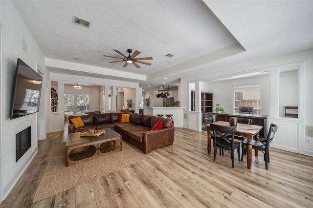 154 Hansom Trail Street, The Woodlands, TX 77382