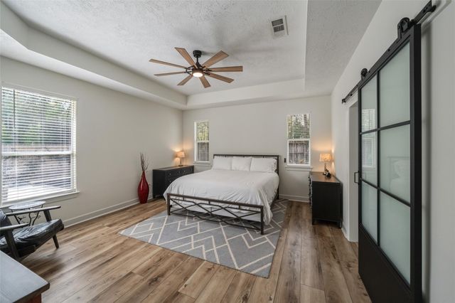 154 Hansom Trail Street, The Woodlands, TX 77382