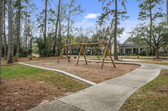 154 Hansom Trail Street, The Woodlands, TX 77382