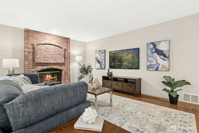 2406 237th Court NE, Sammamish, WA 98074