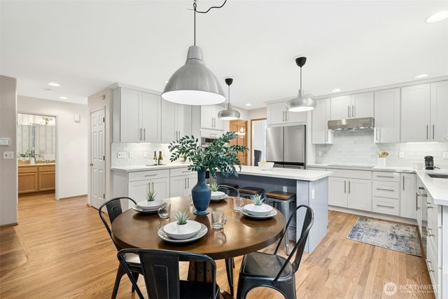 2406 237th Court NE, Sammamish, WA 98074