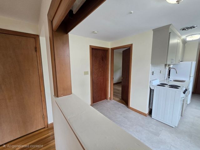 11 Guild St 2R, Quincy, MA 02169