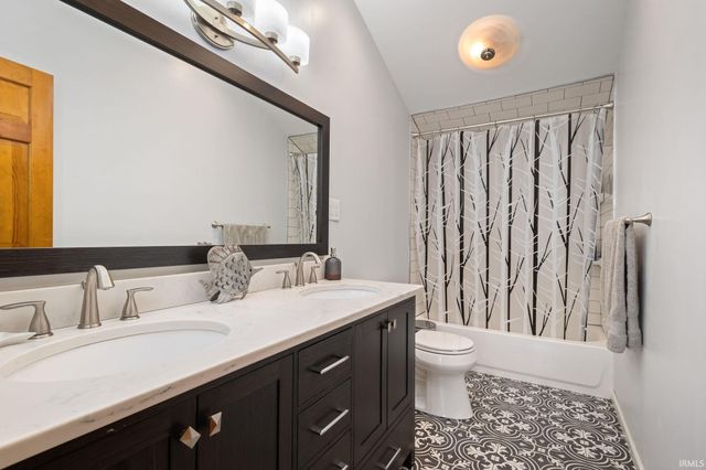 51081 Twilight Drive, Elkhart, IN 46514