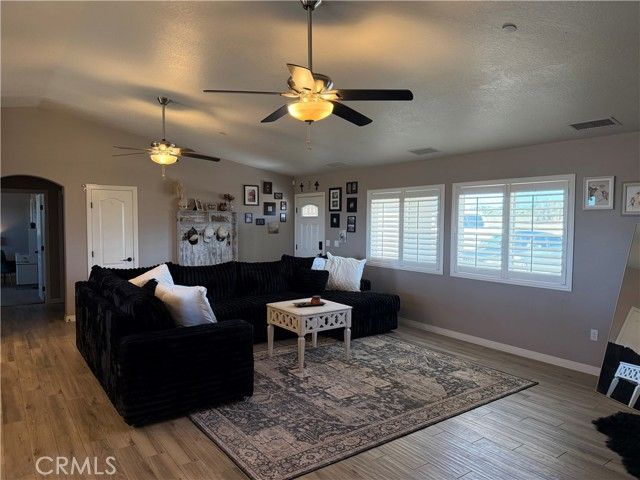 5824 White Fox Trl, Phelan, CA 92371