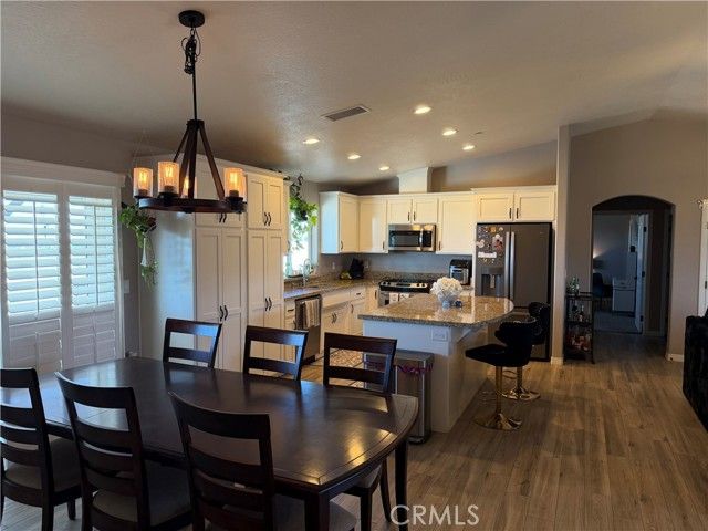 5824 White Fox Trl, Phelan, CA 92371