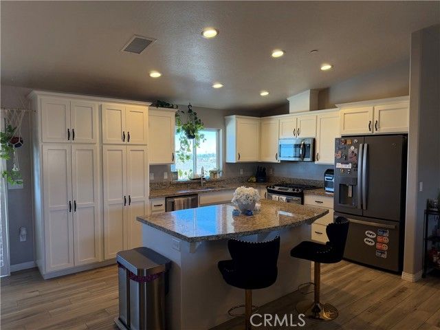 5824 White Fox Trl, Phelan, CA 92371