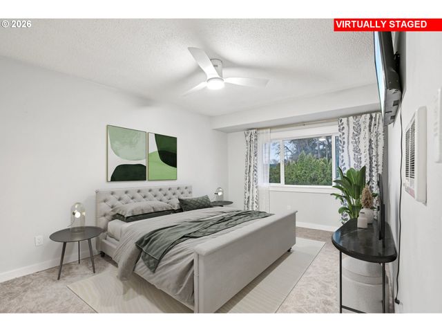 1302 Ne HOGAN Dr, Gresham, OR 97030