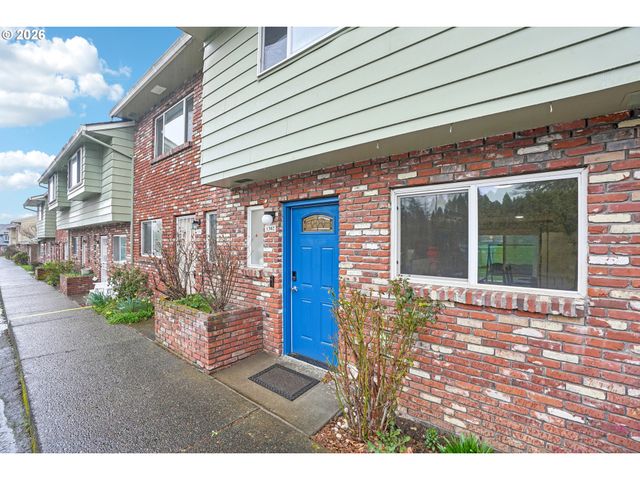 1302 Ne HOGAN Dr, Gresham, OR 97030