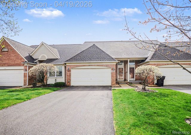 5519 Elmhurst Drive, Trenton, MI 48183
