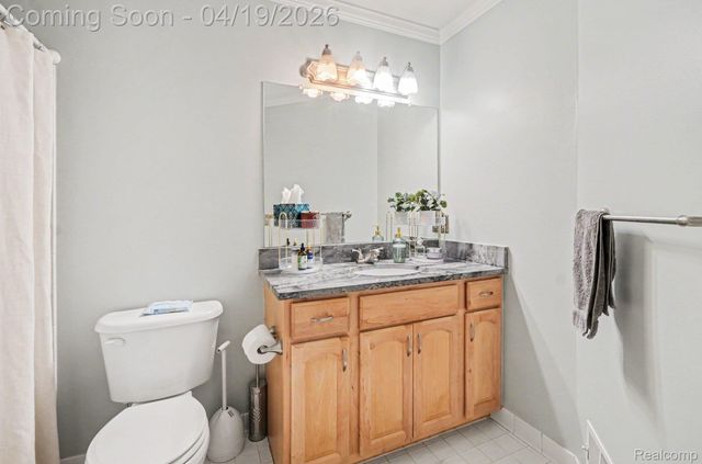 5519 Elmhurst Drive, Trenton, MI 48183
