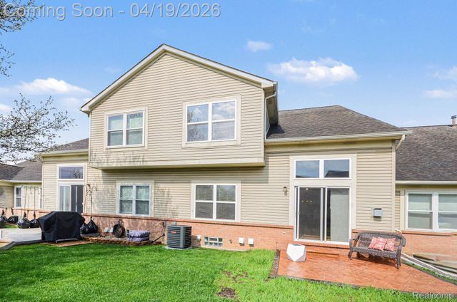 5519 Elmhurst Drive, Trenton, MI 48183